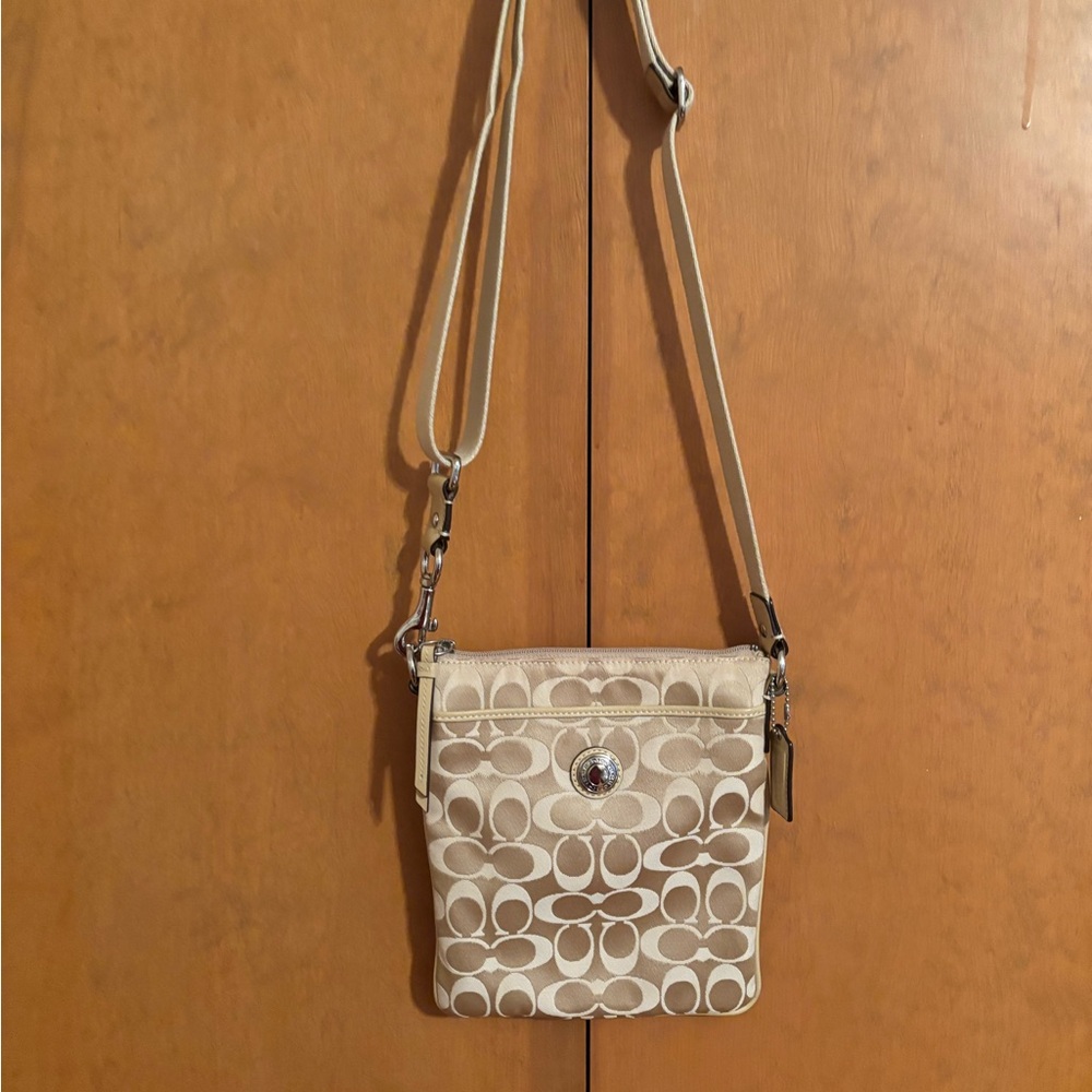 Coach Tan/Beige Crossbody Bag l-Signature C – with Gorgeous Lavender Interior